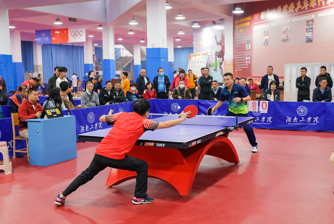 教练中并不 教练中并不