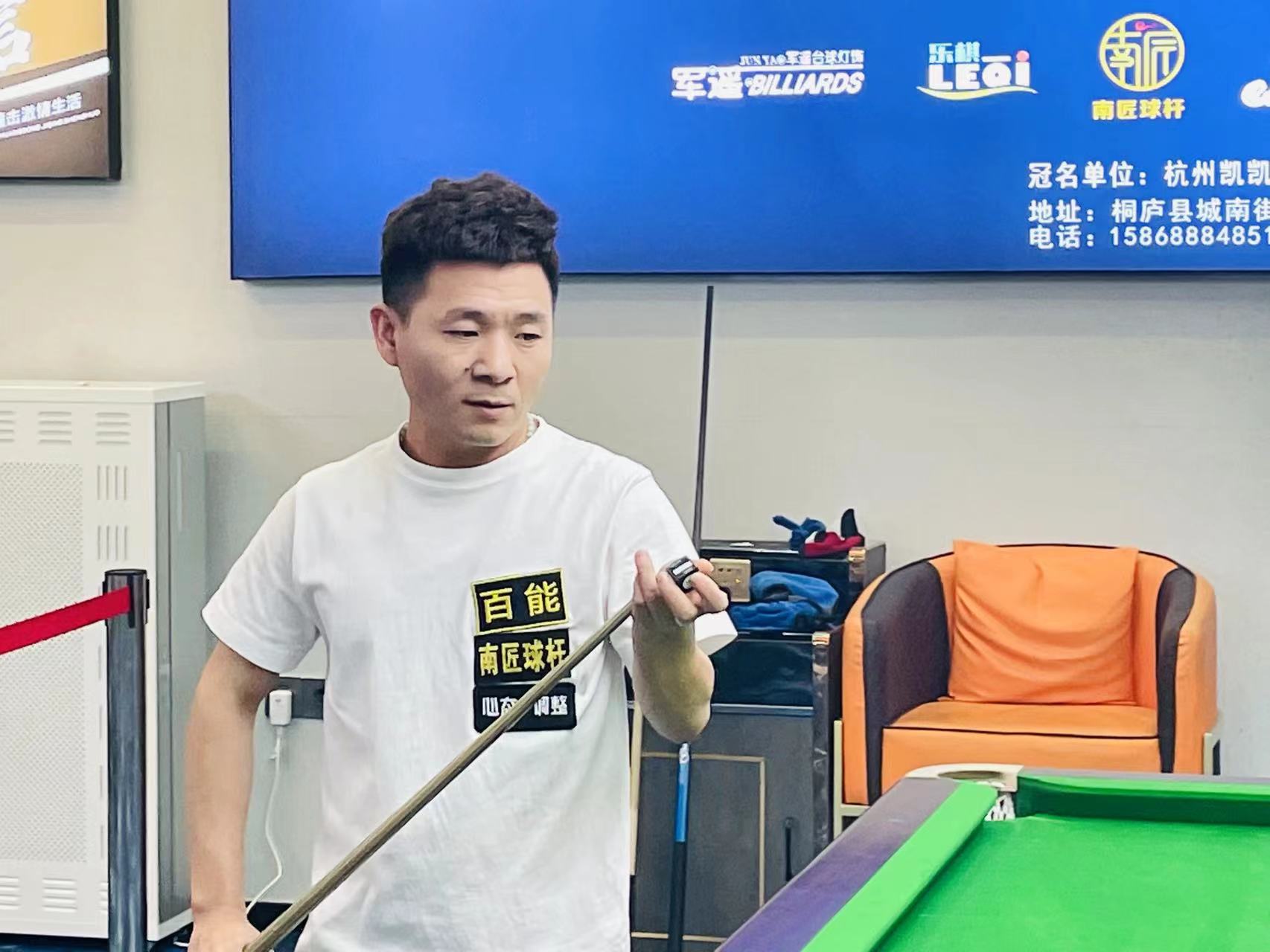 场上炙手可 场上炙手可